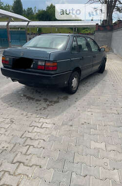 Седан Volkswagen Passat 1989 в Белой Кринице