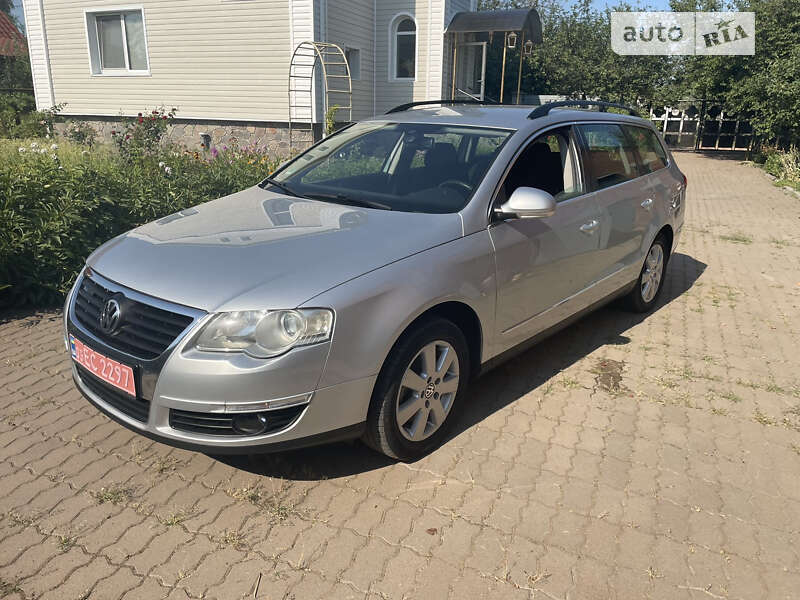 Універсал Volkswagen Passat 2009 в Полтаві