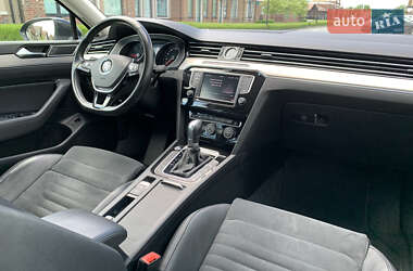 Седан Volkswagen Passat 2016 в 
