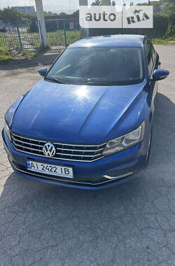 Седан Volkswagen Passat 2016 в Киеве