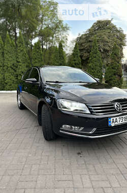 Седан Volkswagen Passat 2014 в Киеве