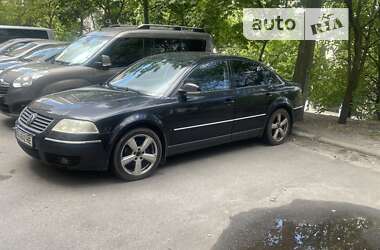 Седан Volkswagen Passat 2004 в Киеве