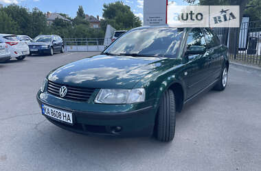 Седан Volkswagen Passat 2000 в Чернигове