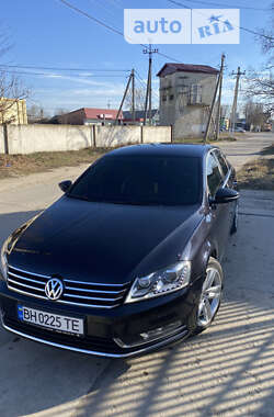 Седан Volkswagen Passat 2011 в Измаиле