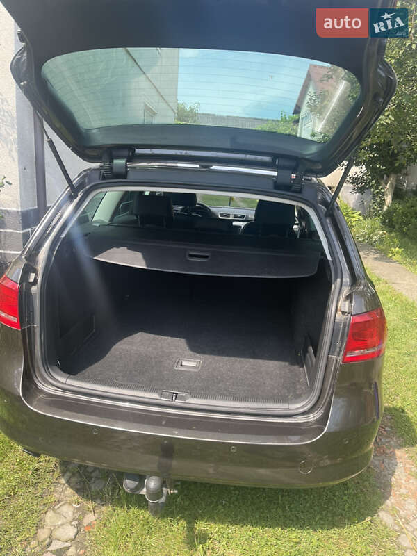 Универсал Volkswagen Passat 2012 в Ивано-Франковске