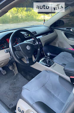 Седан Volkswagen Passat 2007 в Ромнах