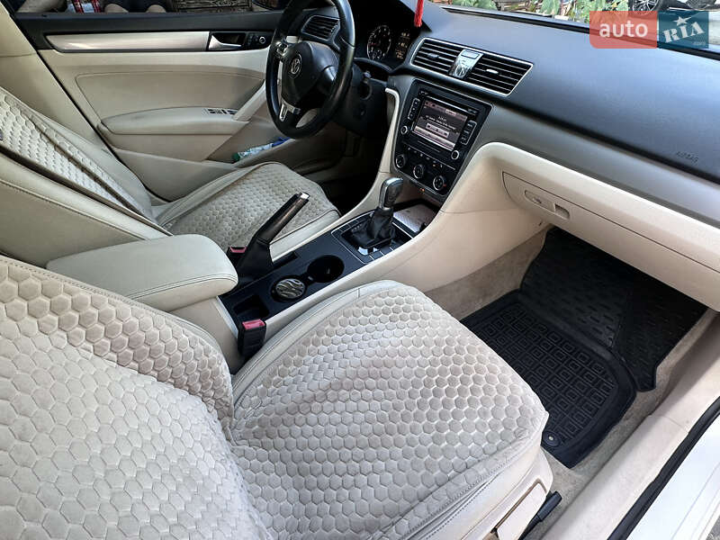Седан Volkswagen Passat 2015 в Одессе