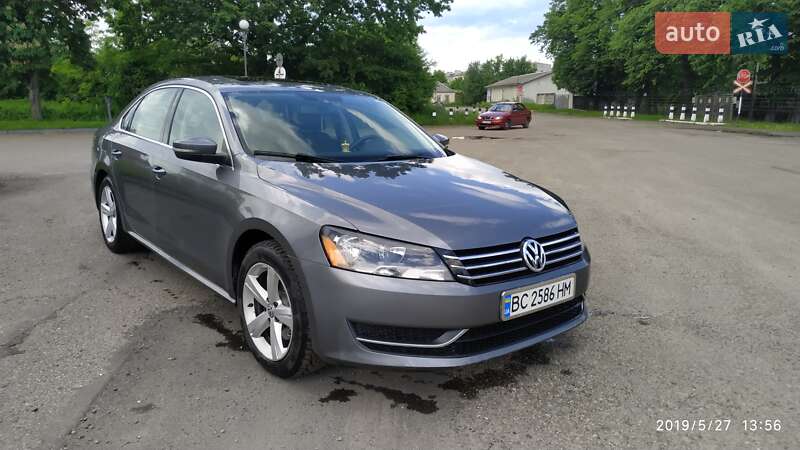 Седан Volkswagen Passat 2012 в Стрые