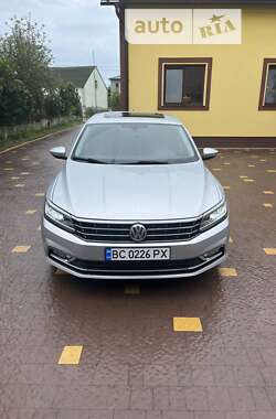 Седан Volkswagen Passat 2016 в Львове