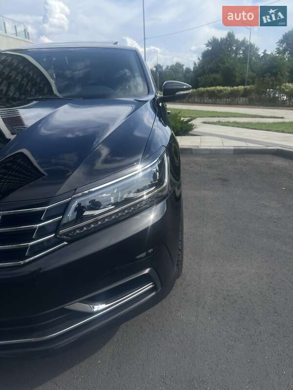 Седан Volkswagen Passat 2016 в Киеве