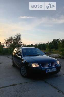 Універсал Volkswagen Passat 2001 в Вараші