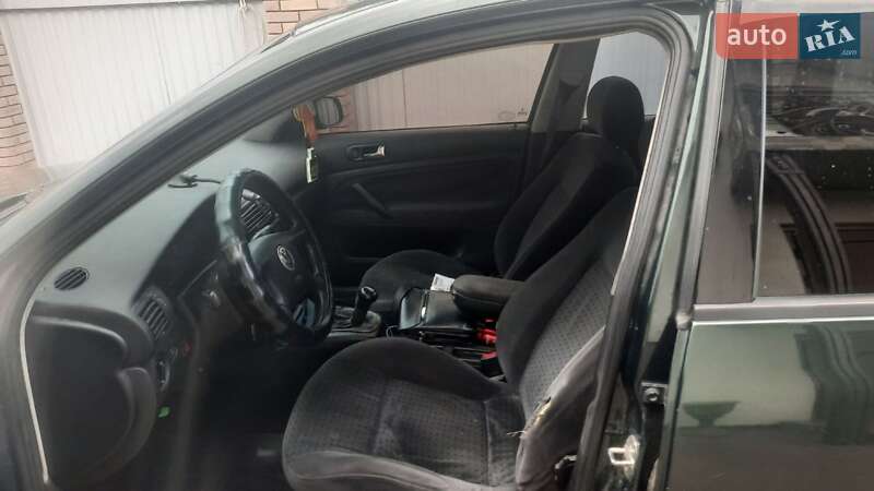 Универсал Volkswagen Passat 1997 в Кицмани