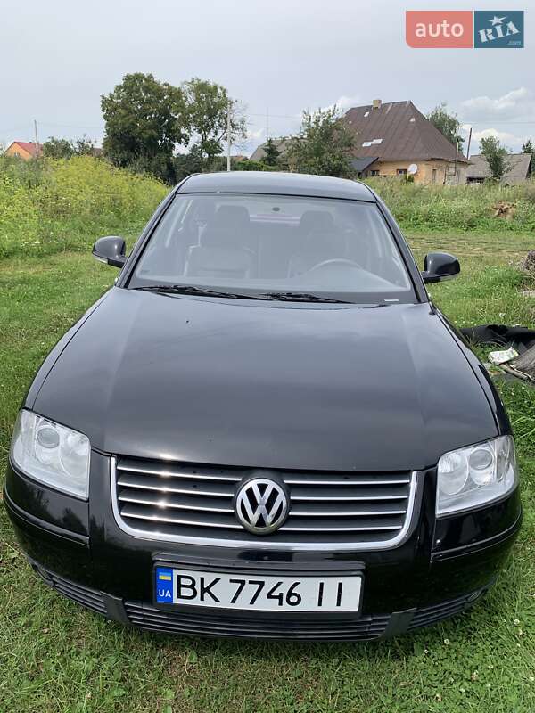 Седан Volkswagen Passat 2001 в Мостиске