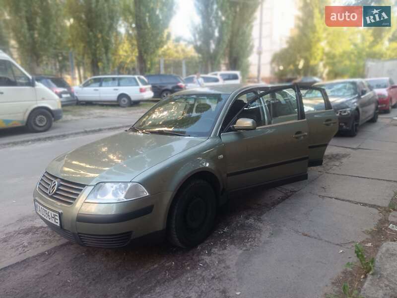 Седан Volkswagen Passat 2001 в Киеве