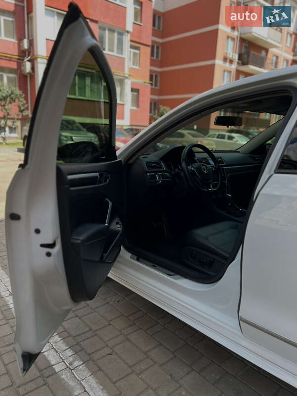 Седан Volkswagen Passat 2016 в Днепре