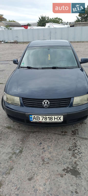 Седан Volkswagen Passat 1998 в Одессе