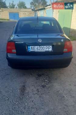Седан Volkswagen Passat 1999 в 
