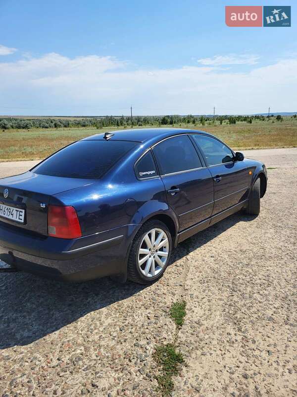 Седан Volkswagen Passat 1997 в Миколаївці