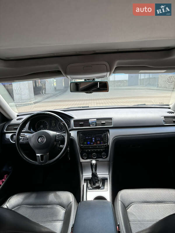Седан Volkswagen Passat 2013 в Киеве