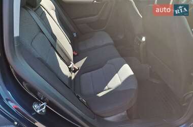 Универсал Volkswagen Passat 2012 в 