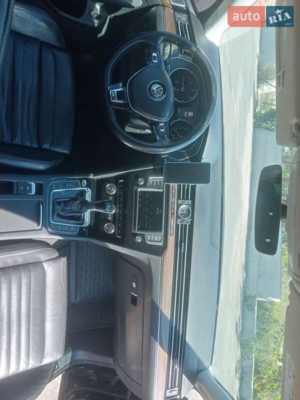 Седан Volkswagen Passat 2015 в Ірпені
