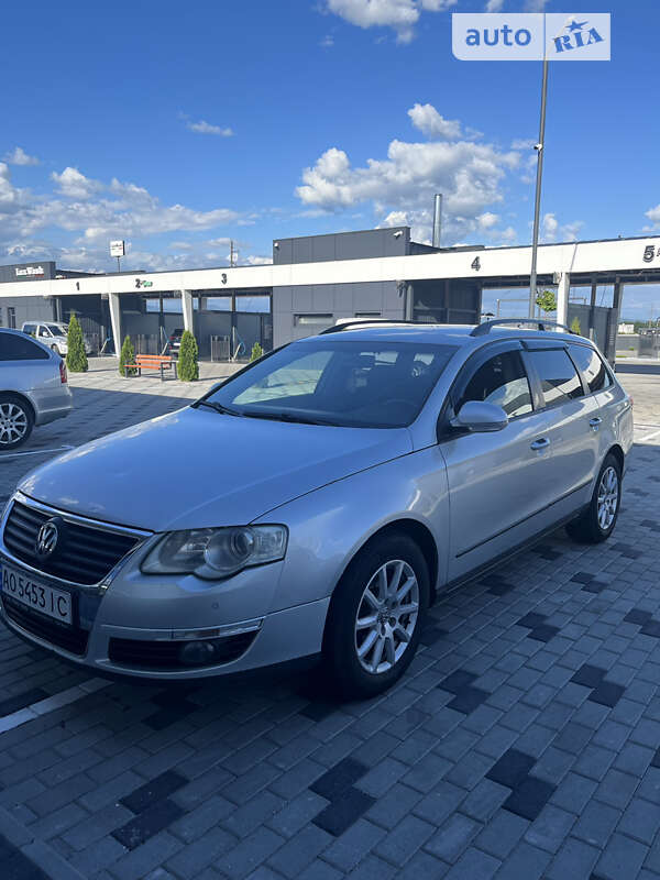 Универсал Volkswagen Passat 2005 в Хусте