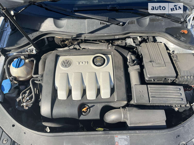 Универсал Volkswagen Passat 2005 в Хусте