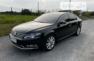 Седан Volkswagen Passat 2012 в Звягеле