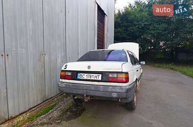 Седан Volkswagen Passat 1992 в Буске