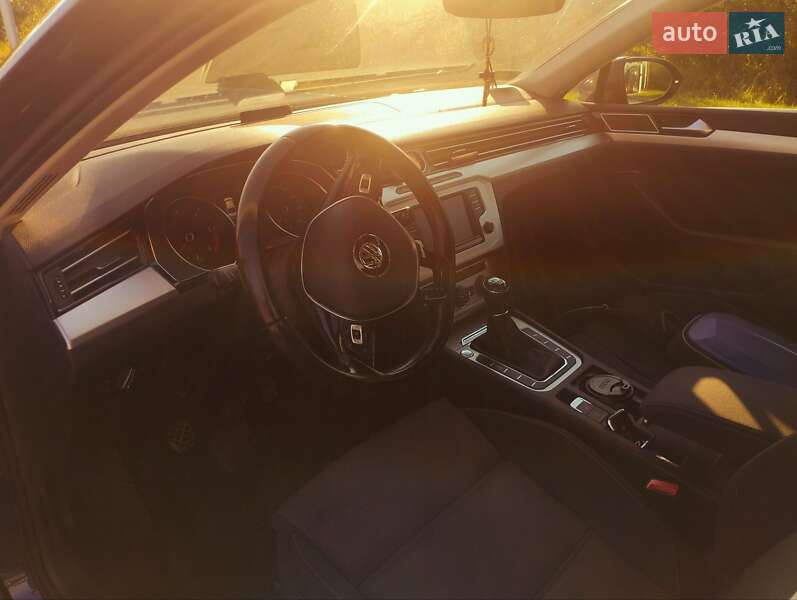 Седан Volkswagen Passat 2017 в Миколаєві