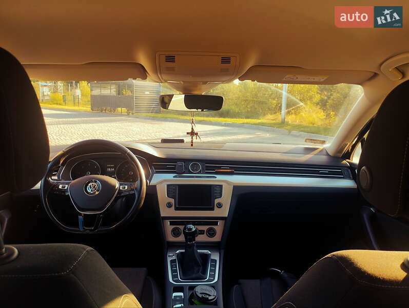 Седан Volkswagen Passat 2017 в Миколаєві