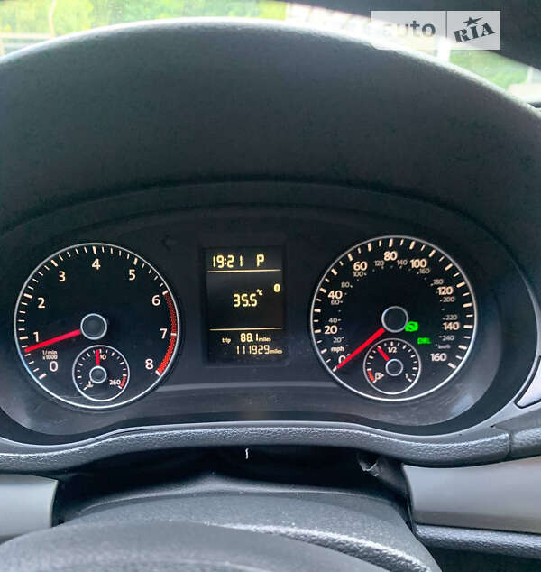 Седан Volkswagen Passat 2012 в Киеве