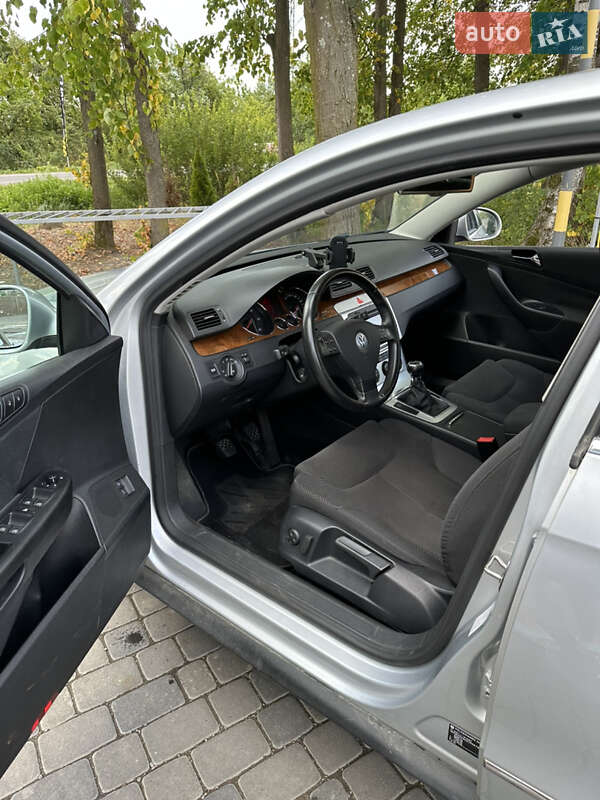 Седан Volkswagen Passat 2006 в Ивано-Франковске