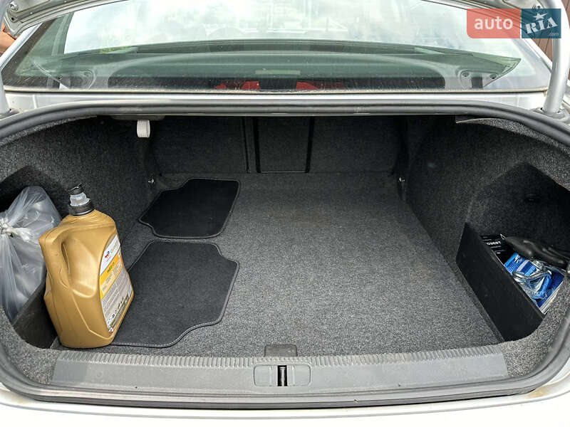 Седан Volkswagen Passat 2006 в Ивано-Франковске