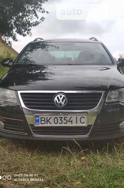 Универсал Volkswagen Passat 2008 в Ровно