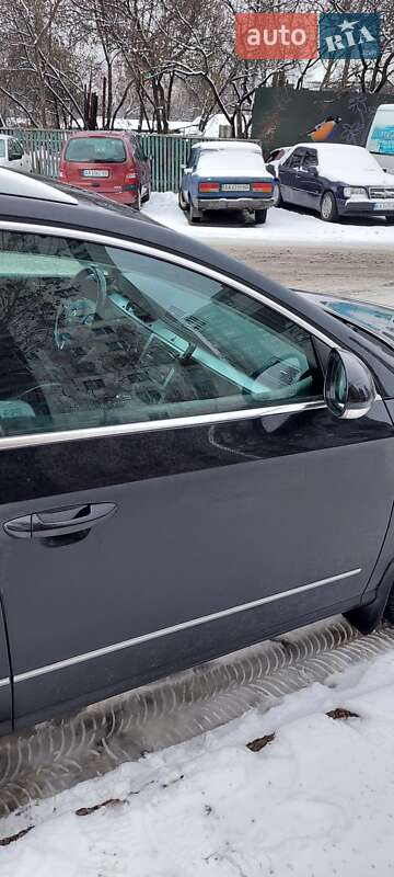 Универсал Volkswagen Passat 2010 в Киеве
