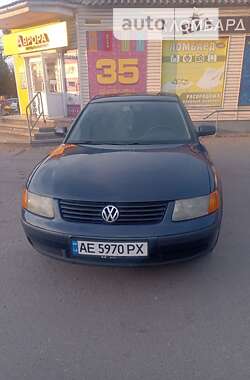 Седан Volkswagen Passat 1996 в Дніпрі