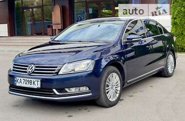 Седан Volkswagen Passat 2012 в Днепре