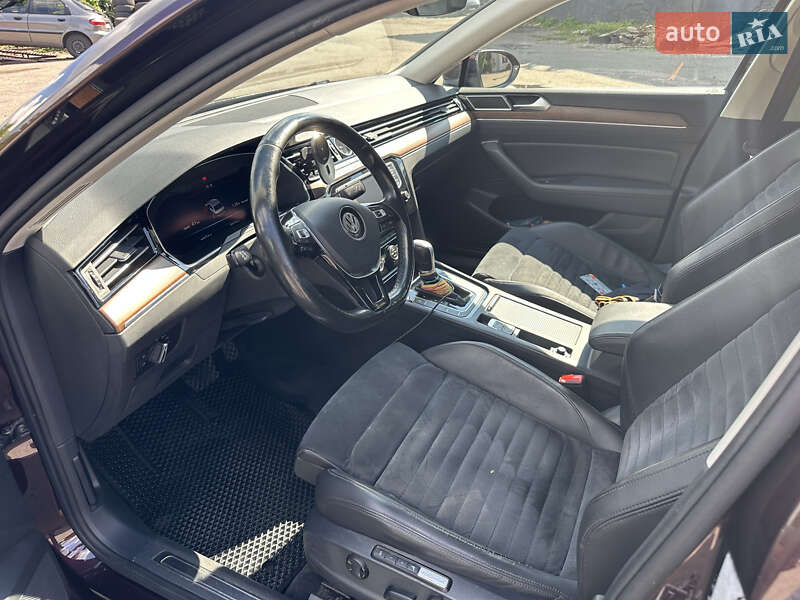Седан Volkswagen Passat 2017 в Києві