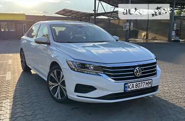 Седан Volkswagen Passat 2021 в Киеве