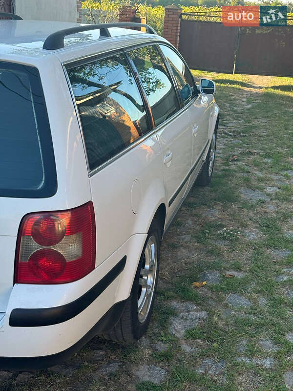 Універсал Volkswagen Passat 2001 в Тульчині