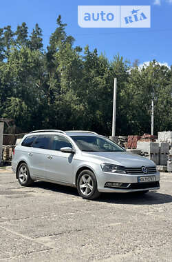 Універсал Volkswagen Passat 2012 в Києві