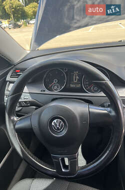 Универсал Volkswagen Passat 2009 в Киеве