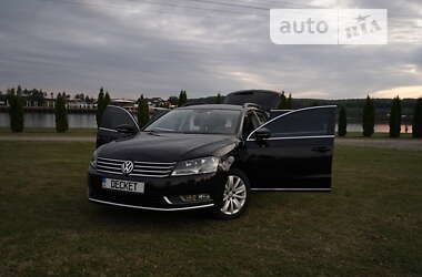 Универсал Volkswagen Passat 2012 в Черновцах