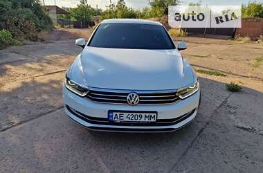 Седан Volkswagen Passat 2015 в Кривом Роге