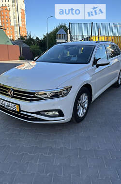 Универсал Volkswagen Passat 2021 в Белой Церкви