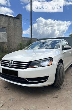 Седан Volkswagen Passat 2014 в Харькове