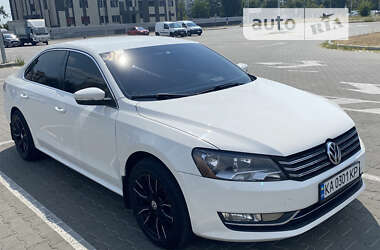 Седан Volkswagen Passat 2012 в Києві