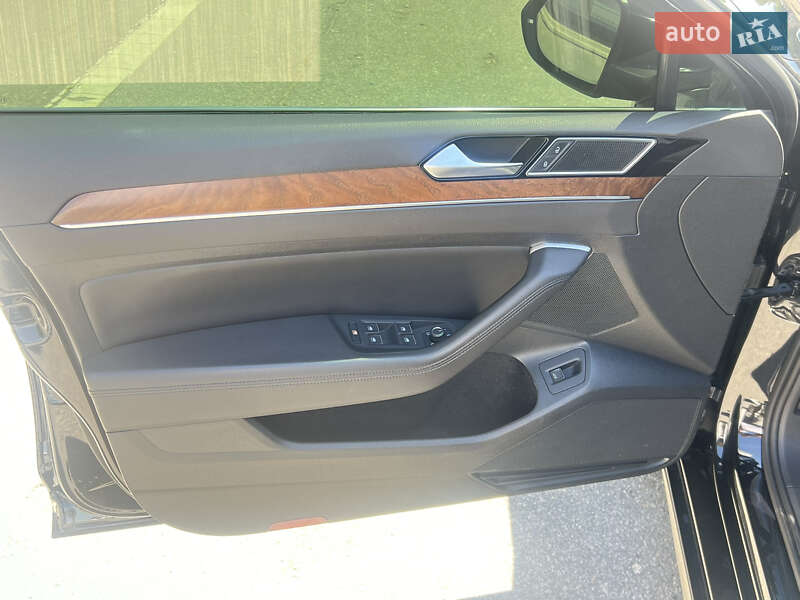 Седан Volkswagen Passat 2018 в Запорожье