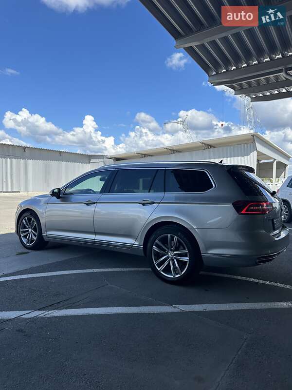 Універсал Volkswagen Passat 2015 в Києві
